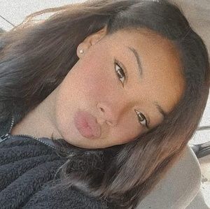 Meet your Posher, Desirae